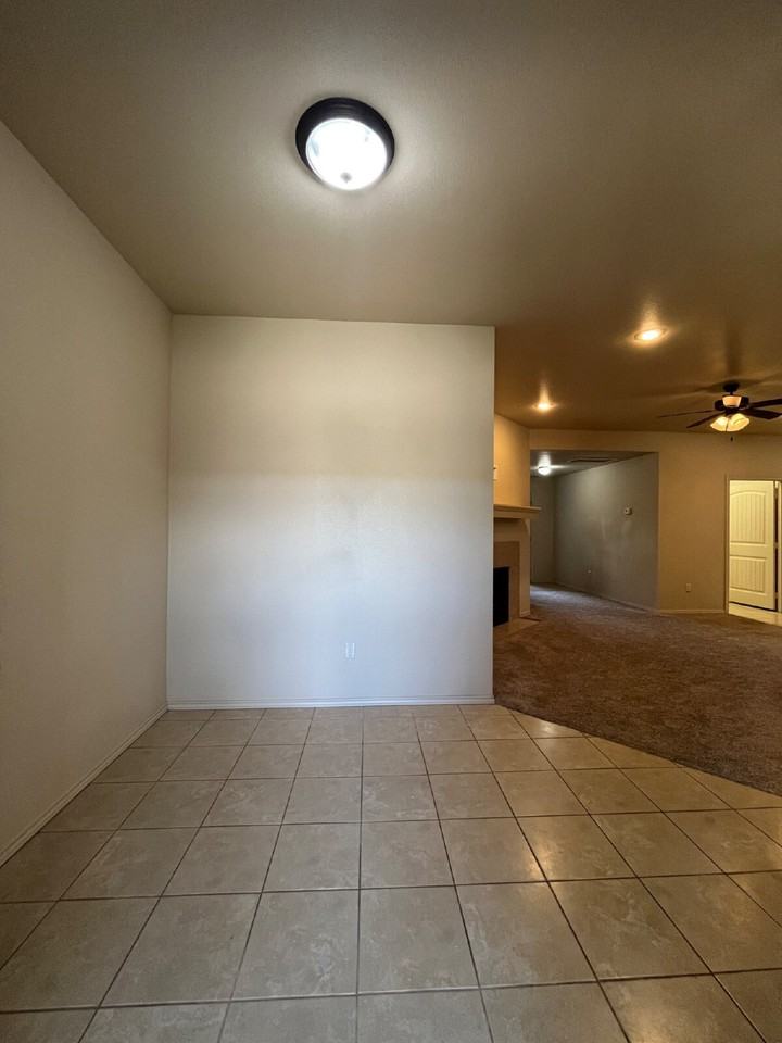 3205 112th St - Photo 3 of 19