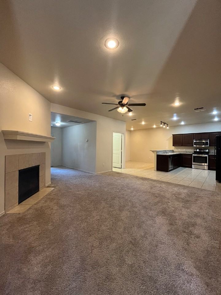 3205 112th St - Photo 4 of 19