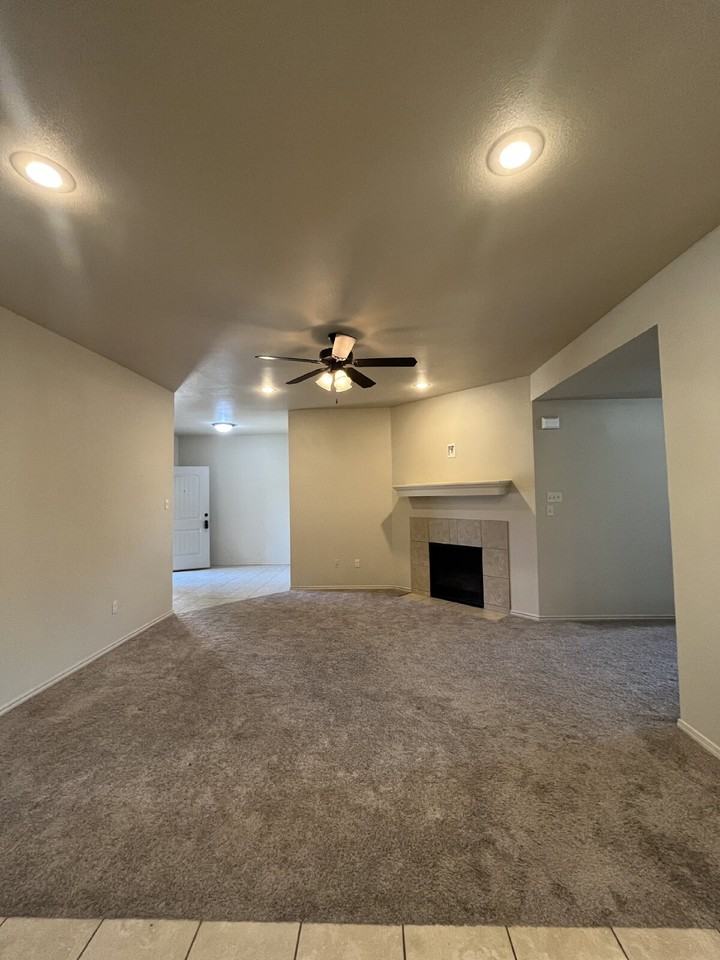 3205 112th St - Photo 7 of 19