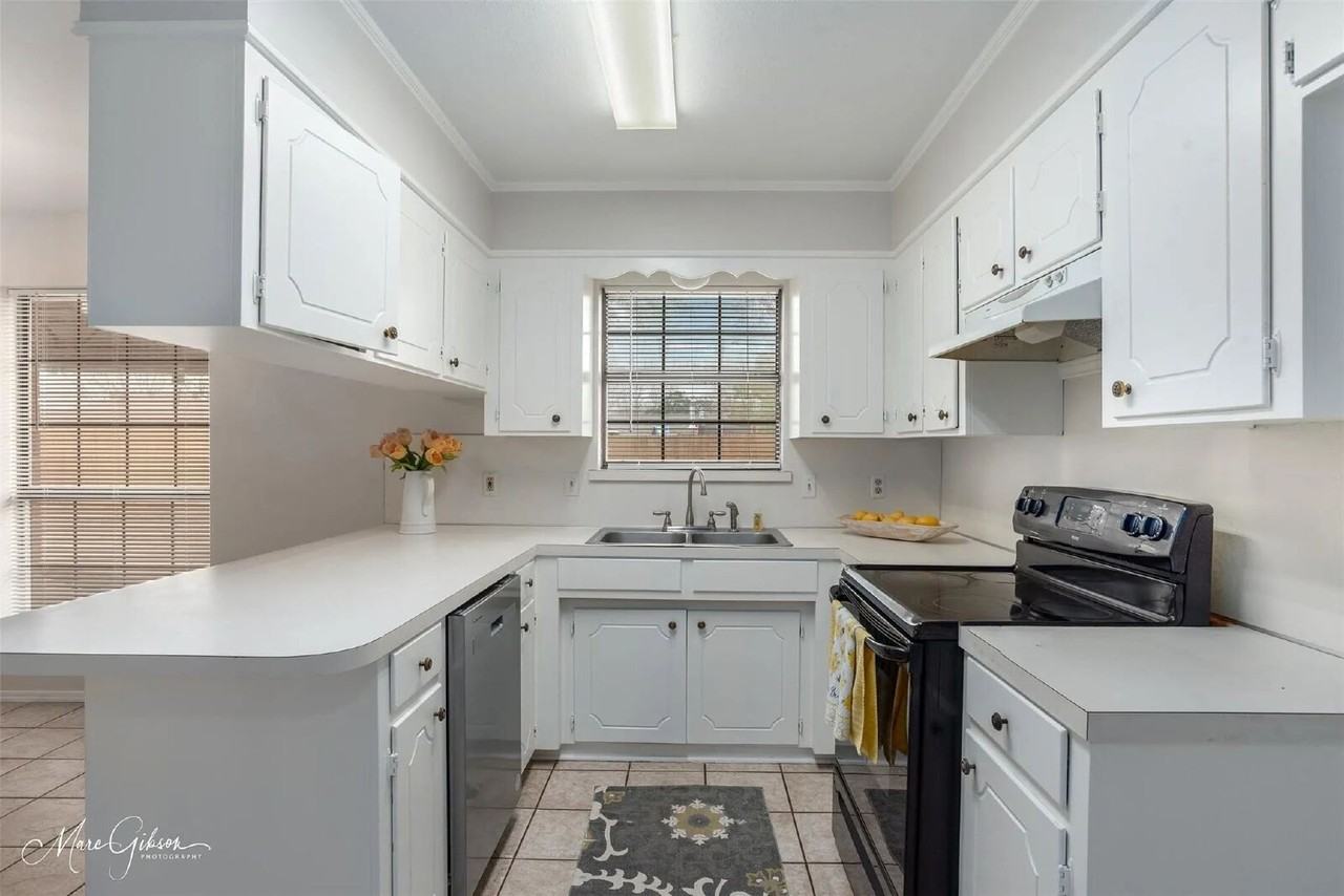 2211 General York Cir - Photo 3 of 20