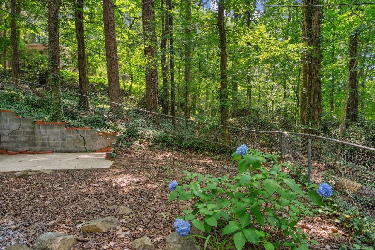 1207 Roosevelt Dr #B - Photo 3 of 21