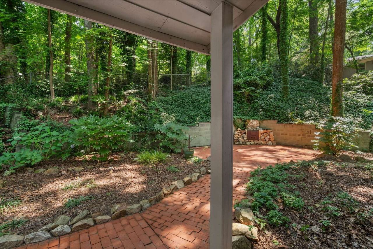 1207 Roosevelt Dr #B - Photo 4 of 21