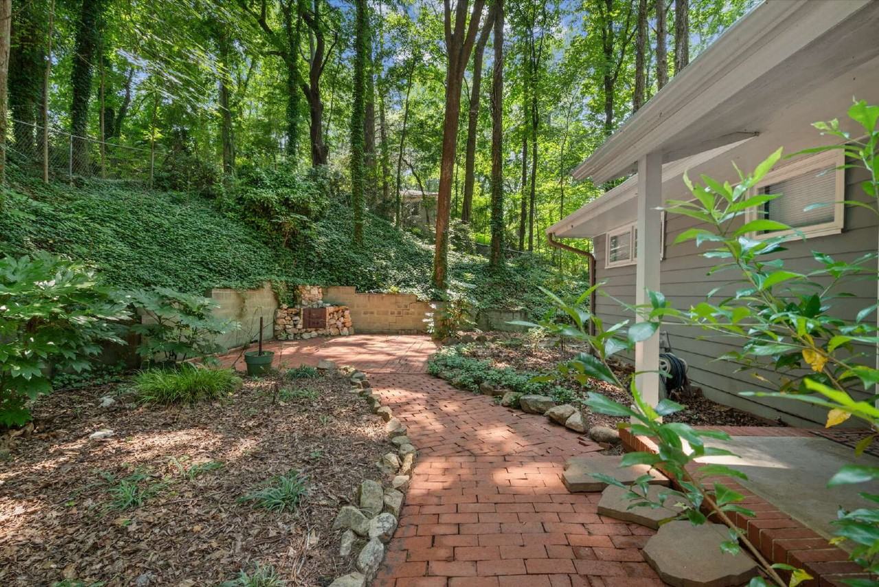 1207 Roosevelt Dr #B - Photo 5 of 21