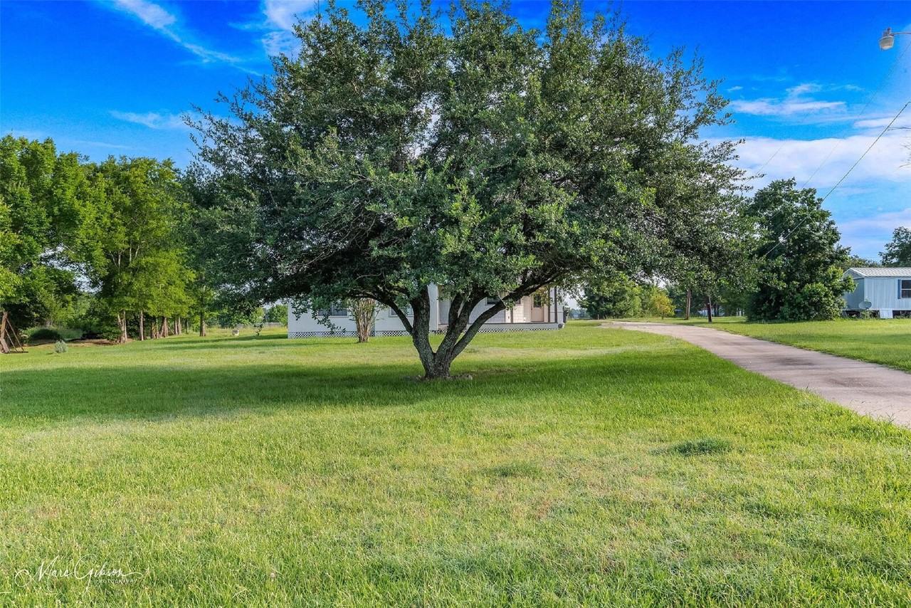253 Whippoorwill Dr - Photo 3 of 25
