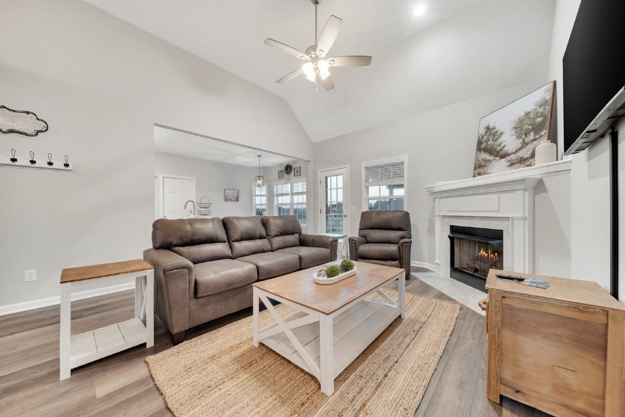 737 Starpoint Dr - Photo 6 of 30