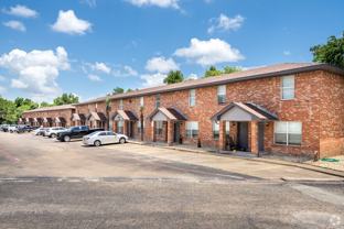 2800 Cedar Cir - Photo 1 of 1