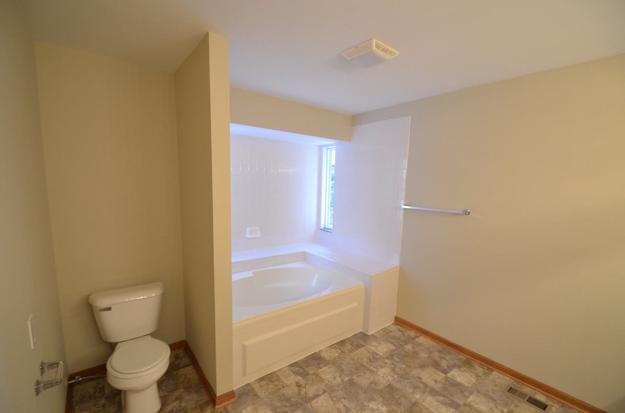 4650 Southhampton Dr - Photo 3 of 8