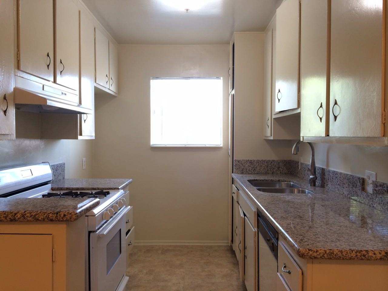 1550 Harvard - Photo 3 of 38