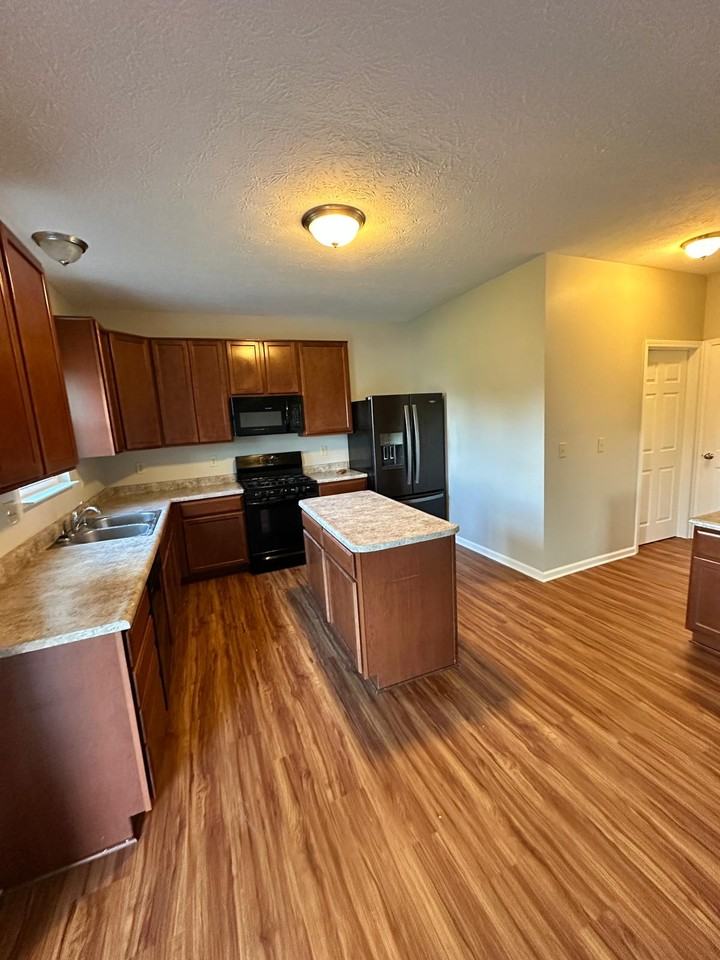 665 Wendover Ave #NA - Photo 2 of 10