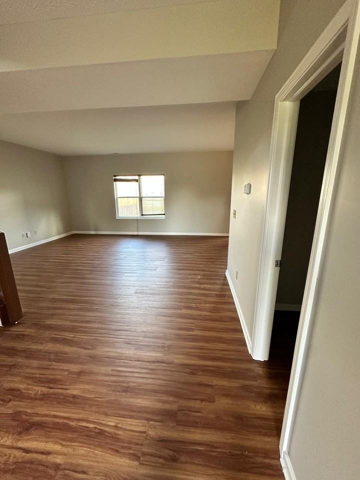 665 Wendover Ave #NA - Photo 5 of 10
