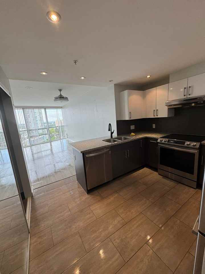 14 Begbie Street #1710 - Photo 2 of 14