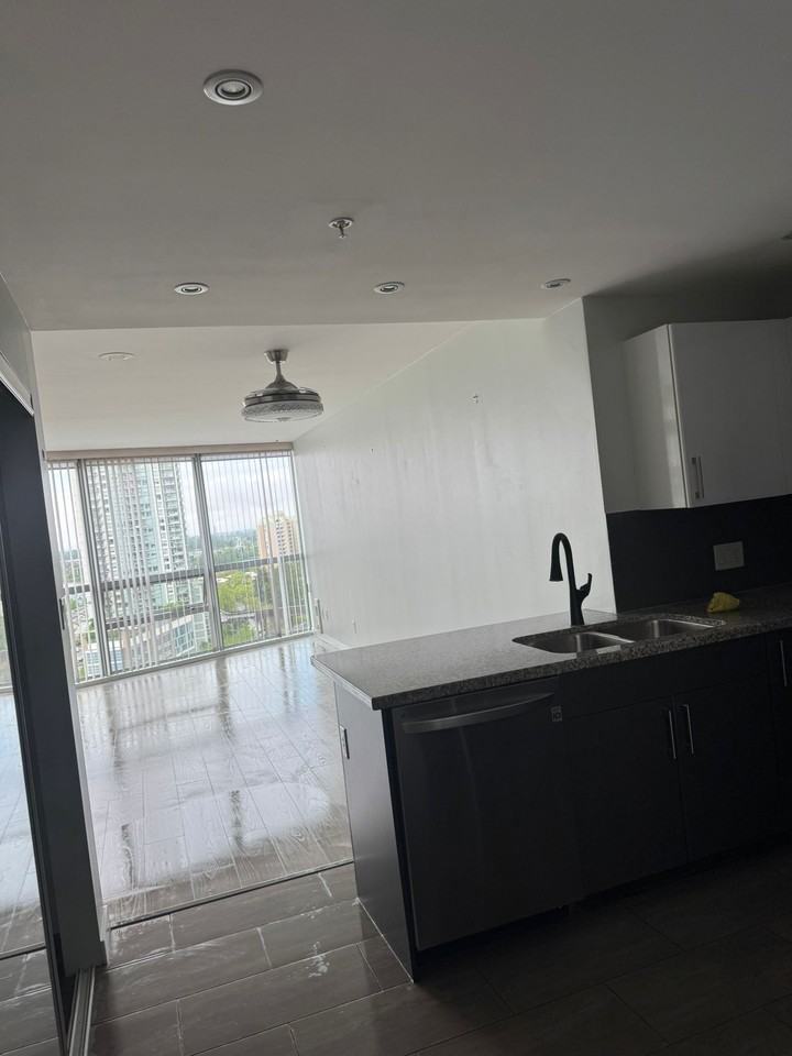 14 Begbie Street #1710 - Photo 3 of 14