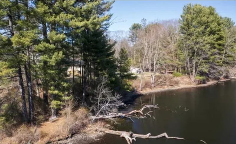 8 Pond St #A - Photo 2 of 11