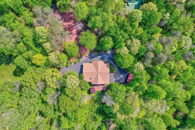 409 Shady Ln - Photo 2 of 18