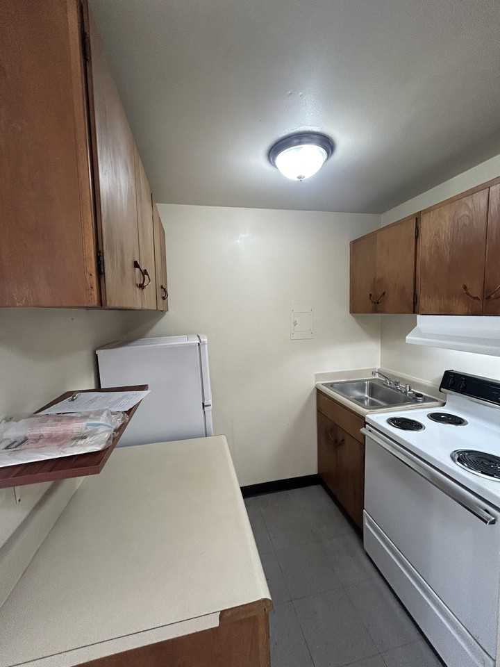 Norman Arms Apartments - Photo 5 of 36