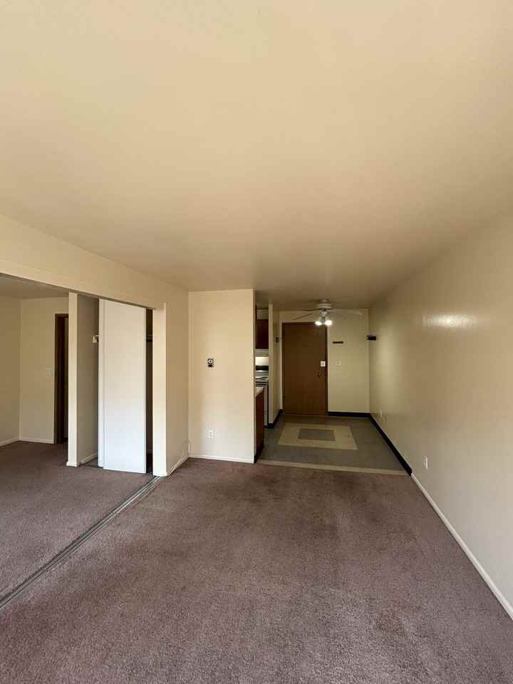 Norman Arms Apartments - Photo 6 of 36