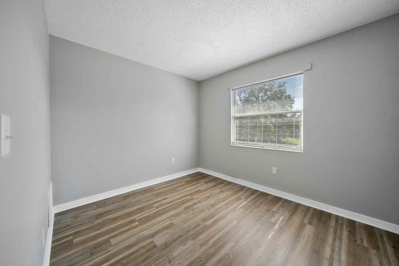 714 East Floribraska Avenue, Unit D - Photo 5 of 16