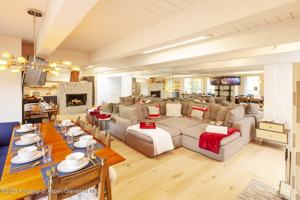 featured image of 1039 E Cooper Ave #16A