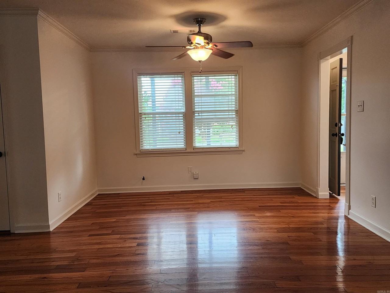 211 Se 3rd St - Photo 5 of 17