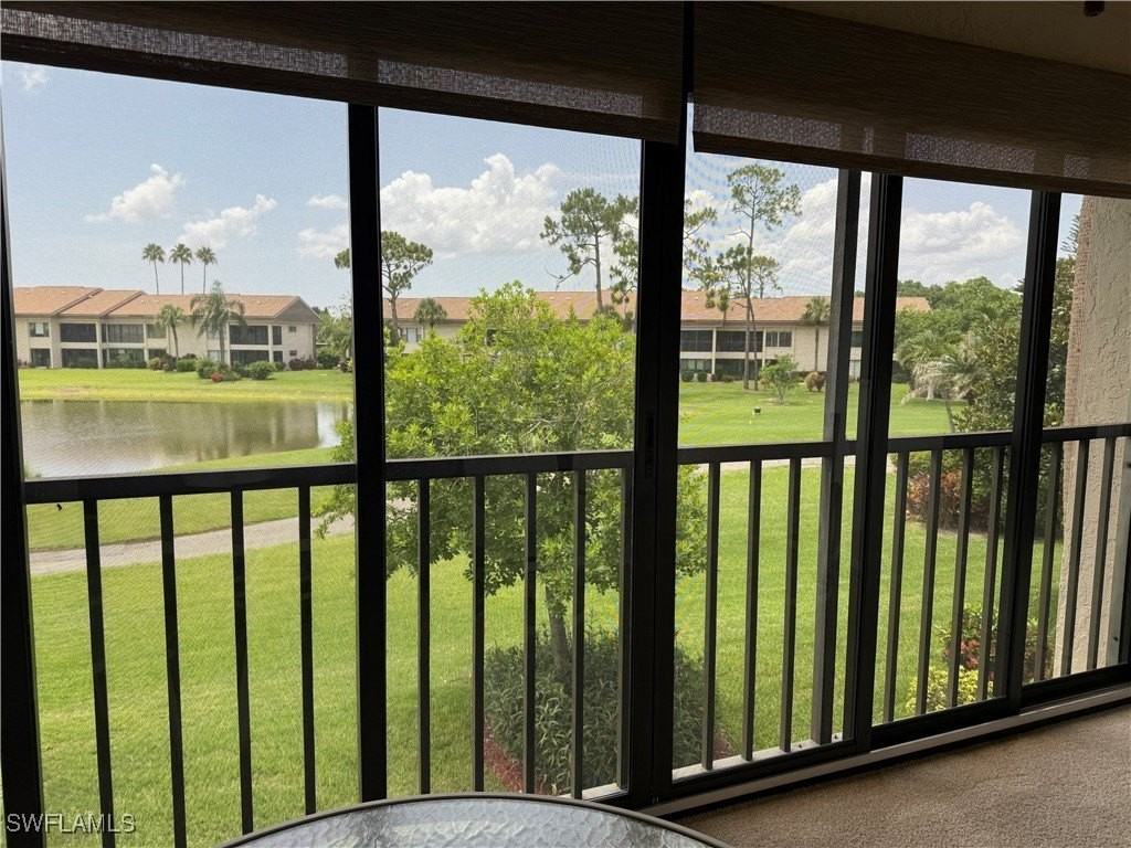 5590 Trailwinds Dr Apt 421 #421 - Photo 2 of 18