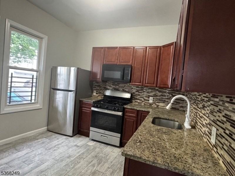 38 Cambridge St - Photo 6 of 8