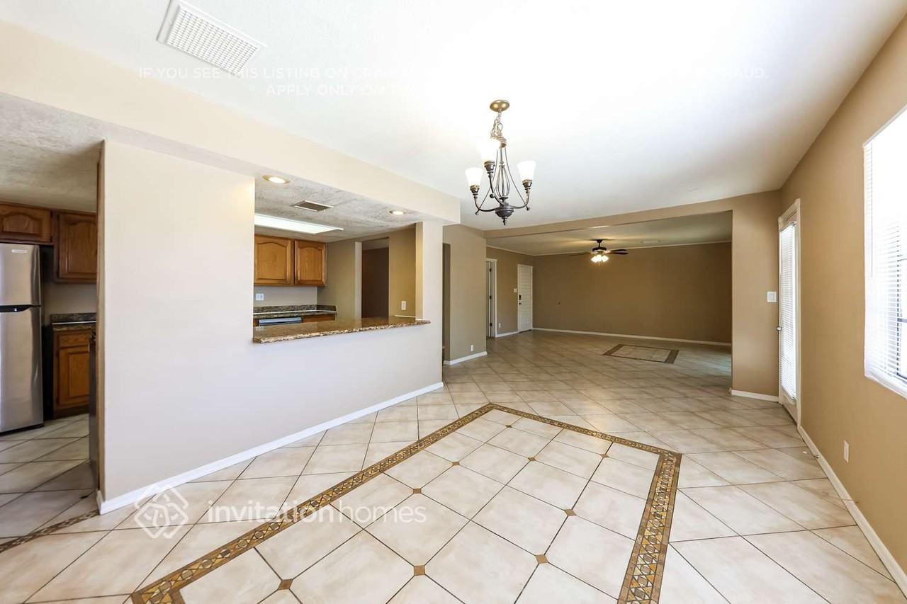 3544 W Tuckey Ln - Photo 5 of 17