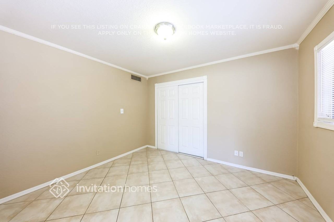 3544 W Tuckey Ln - Photo 6 of 17