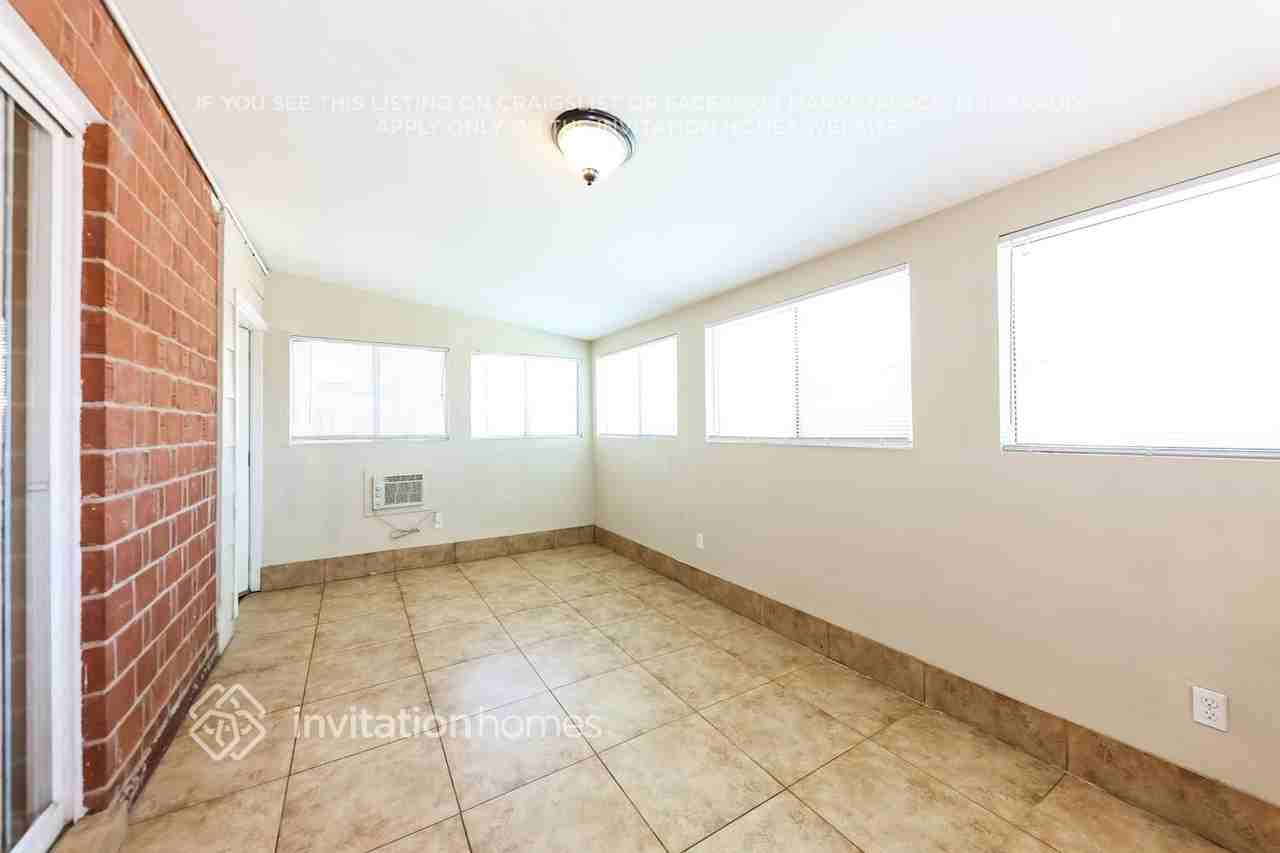 3544 W Tuckey Ln - Photo 7 of 17