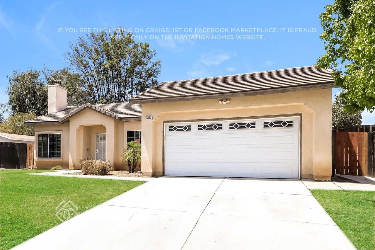 12813 Westbury Dr - Photo 3 of 17