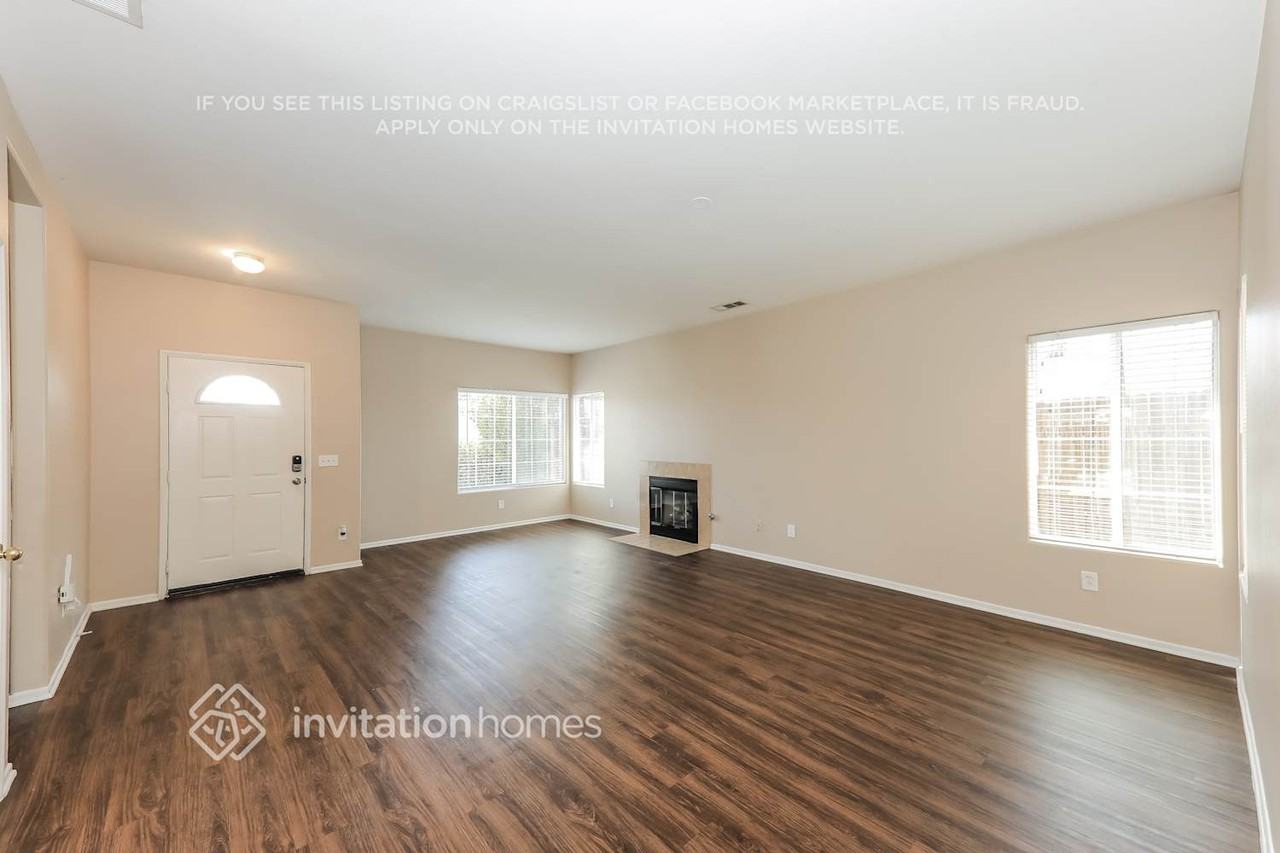 12813 Westbury Dr - Photo 5 of 17