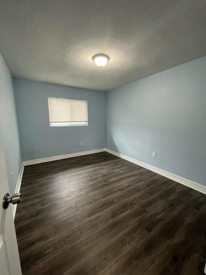 1109 Nw 6th Ave #2 - Photo 7 of 9