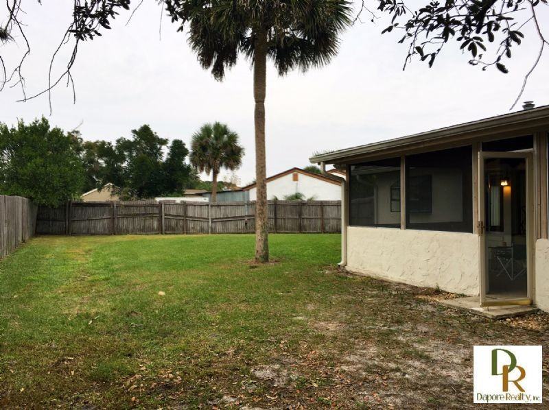 1412 Barcelona Ct - Photo 2 of 10