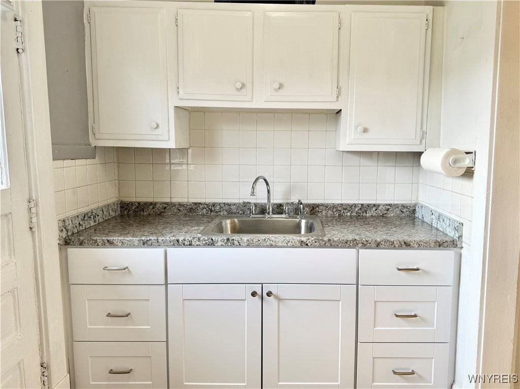 422 Skillen St - Photo 2 of 9