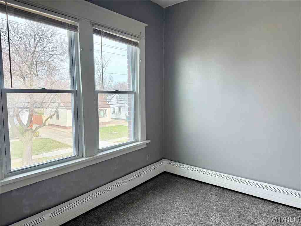 422 Skillen St - Photo 6 of 9