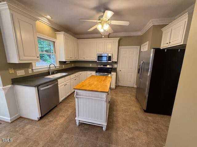 100 Lulworth Ct - Photo 3 of 14