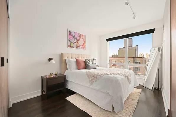 350 W 42Nd St - Photo 3 of 13