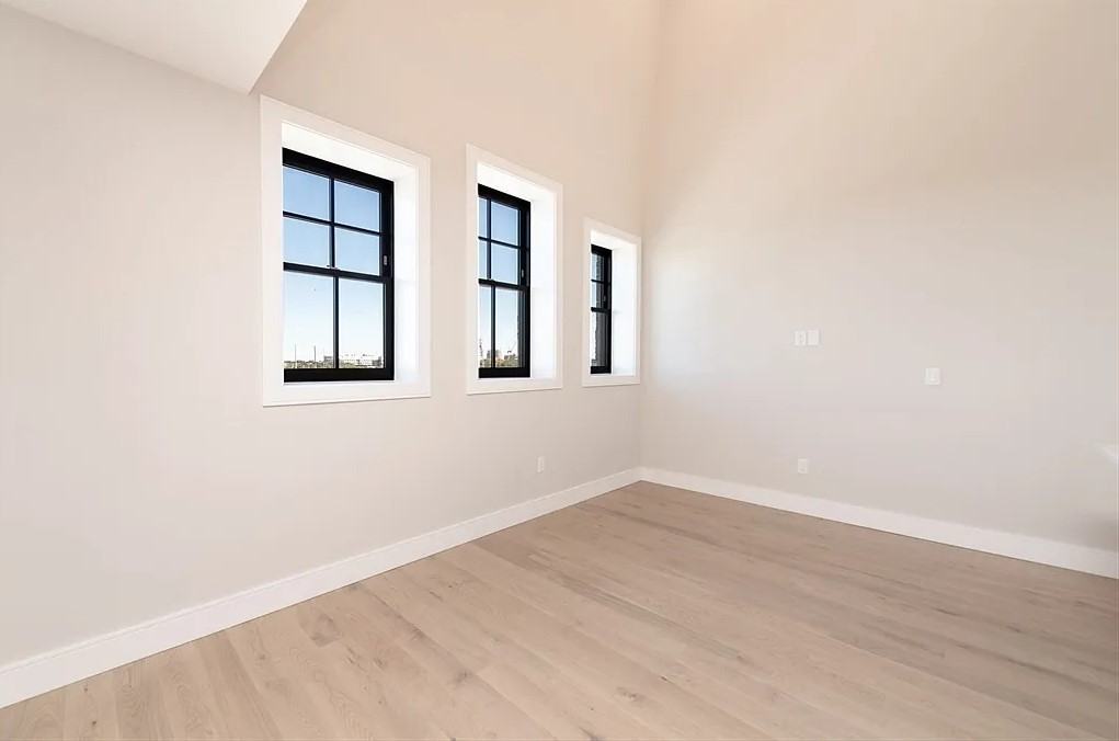 48 Franklin St #402 - Photo 3 of 9
