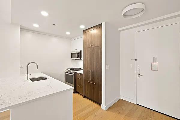 W 25th St #22F - Photo 3 of 20