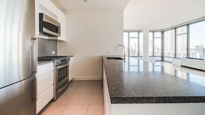 W 29th St #35L - Photo 3 of 20