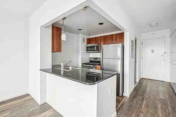 Chrystie St #408 - Photo 2 of 16