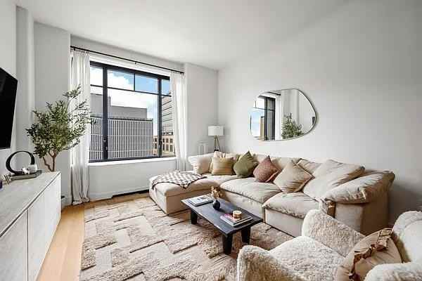 Charlton St #8A - Photo 7 of 20