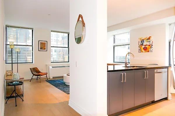 Pine St #1802 - Photo 3 of 20