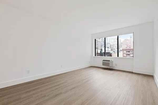 W 24th St #12N - Photo 2 of 12