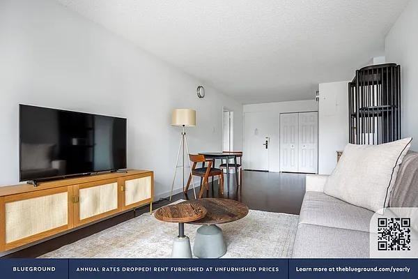 W 24th St #7N - Photo 3 of 20