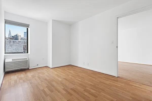 W 24th St #15A - Photo 3 of 5