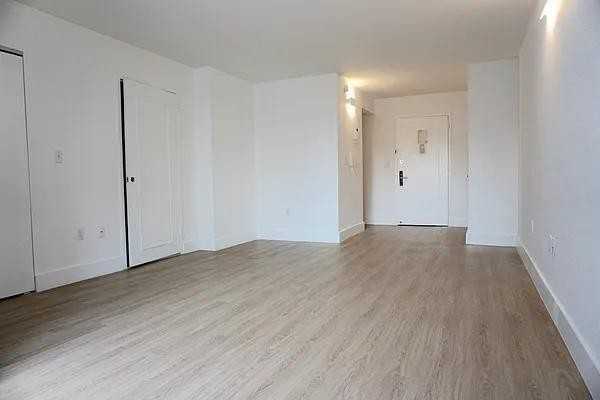 W 24th St #9O - Photo 3 of 20