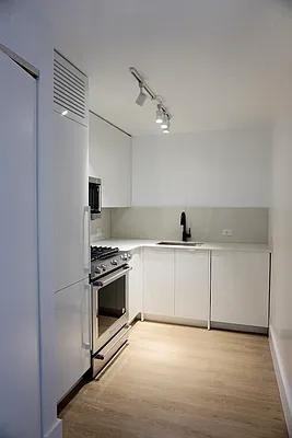 W 24th St #9O - Photo 4 of 20