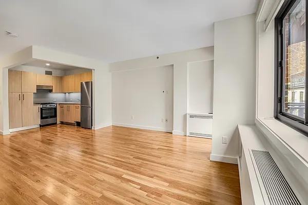 W 15th St #603 - Photo 6 of 20