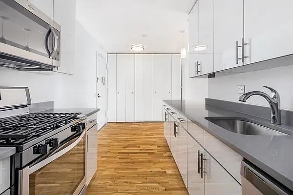 S End Ave #3L - Photo 2 of 19