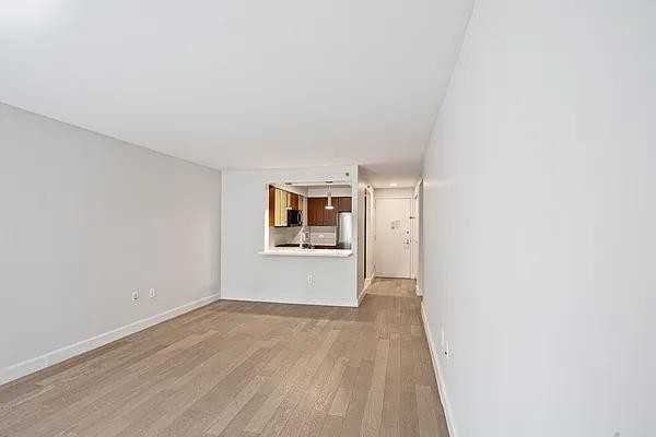 W 15th St #12G - Photo 3 of 20